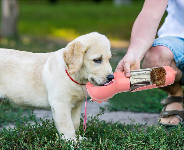 Garrafa de água para animais de estimação portátil para viagem. Ótimo para passeios