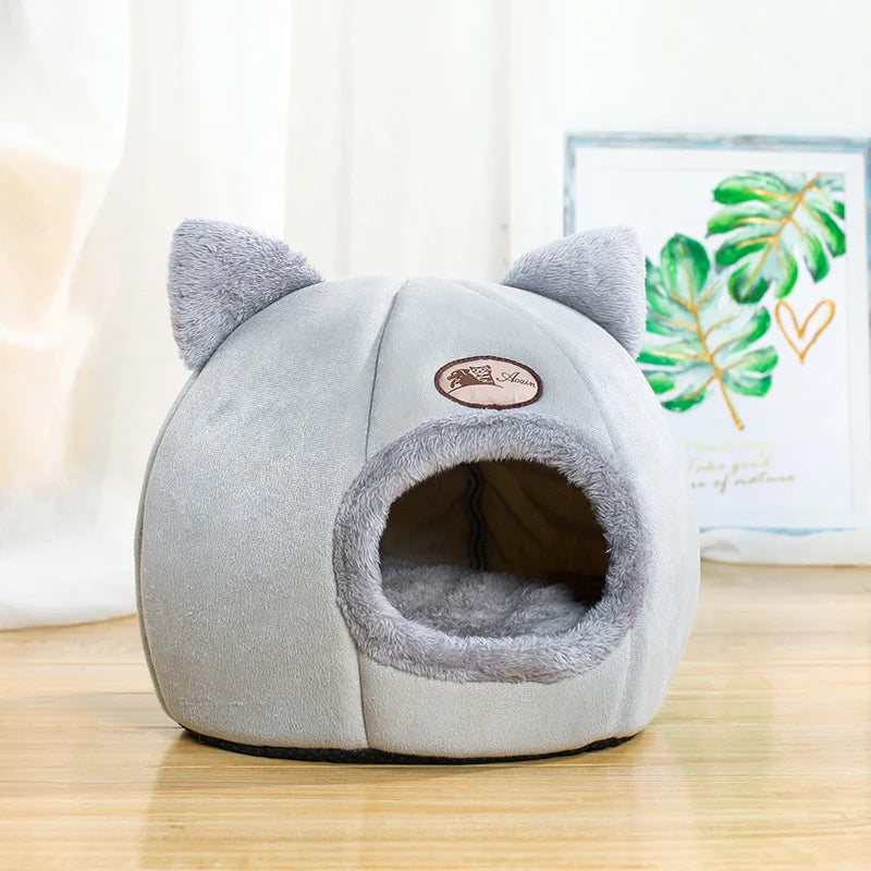 Nova cama para gatos e cães de porte pequeno. Super confortável. Otimo para o Inverno.